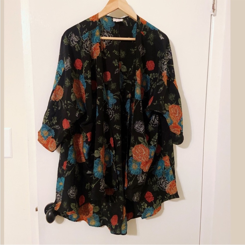 LuLaRoe floral cardigan 🔥🔥🔥
